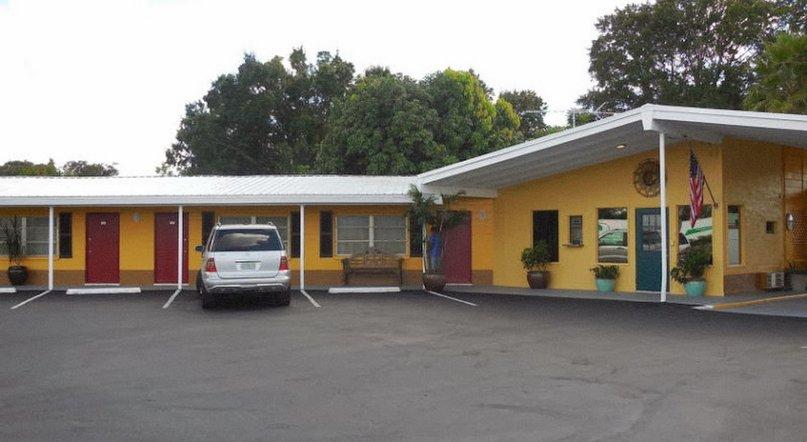 Tropicana Motel
