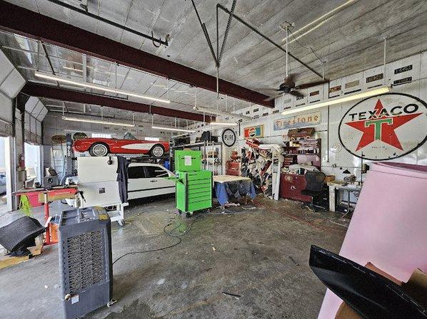 Hoyt's Auto Upholstery Inc