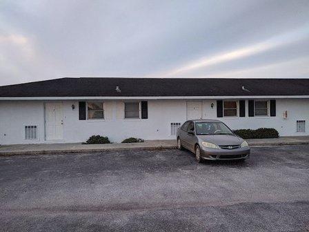 Colonial Arms Motel