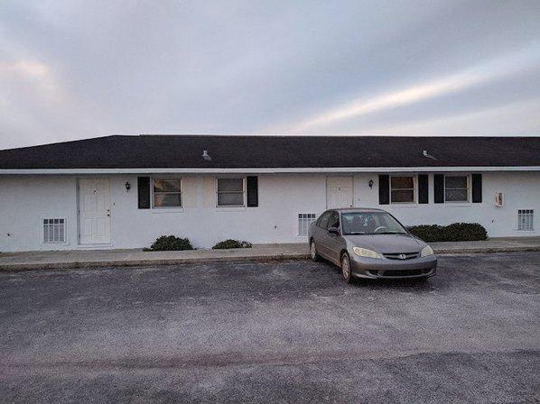 Colonial Arms Motel