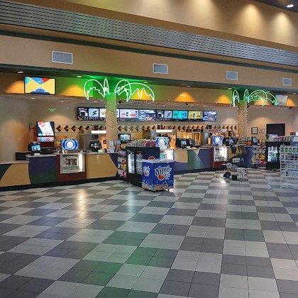 Regal Hollywood - Port Richey