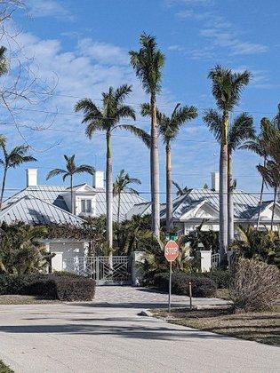 Lido Shores Condominium Sales