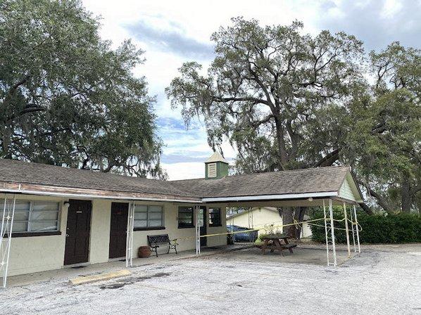 Angelina Lakeside Inn