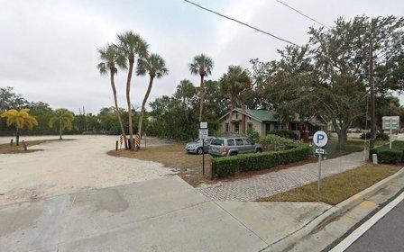 Edgewater Dr- Parking Lot