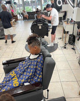 Cash the Groomer / Barber