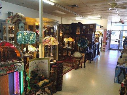 Lyon’s Head Antique Mall