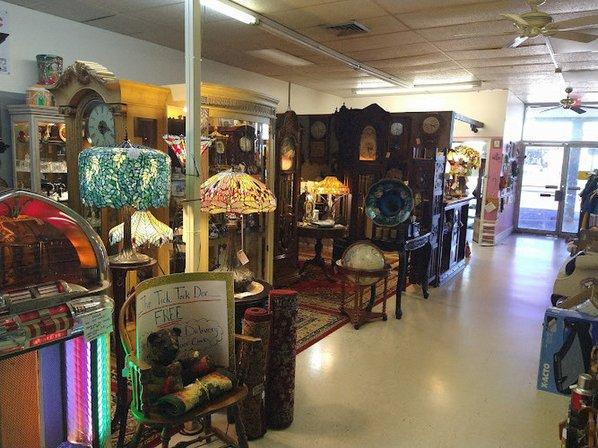 Lyon’s Head Antique Mall