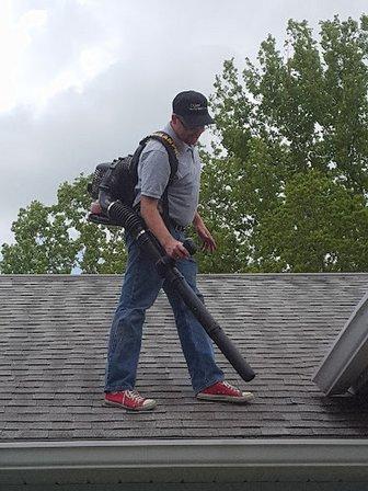 D & K Gutter Cleaning LLC