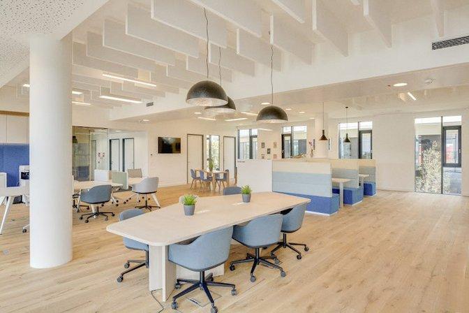 Regus Professional Parkway East