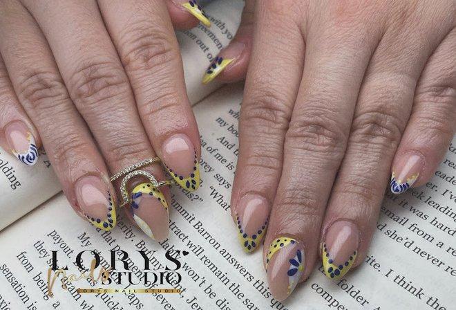 Lorys Nails Studios