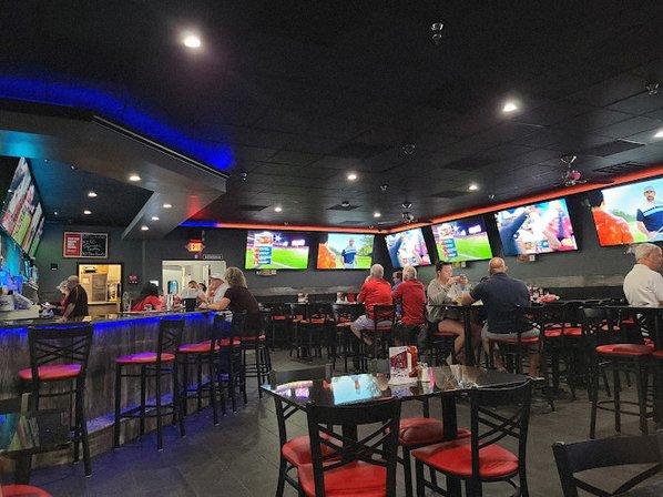 Apps & Tapps Sports Bar And Grill