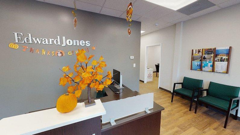 Edward Jones - Financial Advisor: Doris Muller, CFP®|AAMS®
