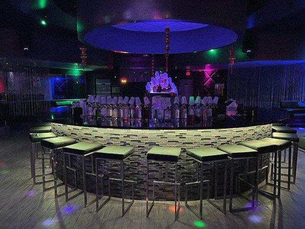 Jade Fox Lounge