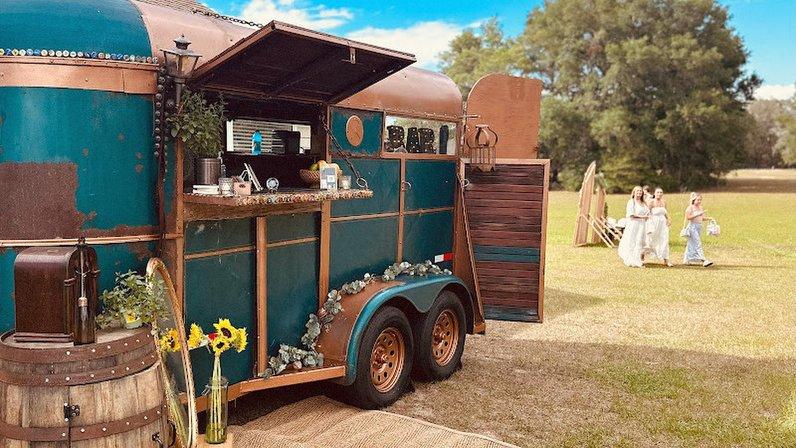 The Rustic Avenue Mobile Bar