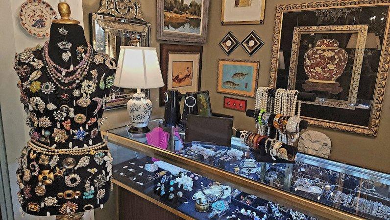 Chinoiserie Antiques & Gifts