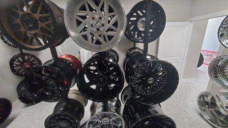 941 Wheels and Tires