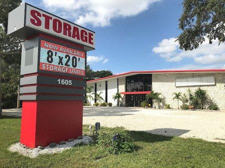 Container HQ Automotive & Self Storage