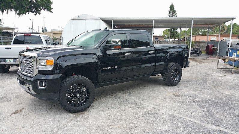 Smith Customs Inc towing and storage