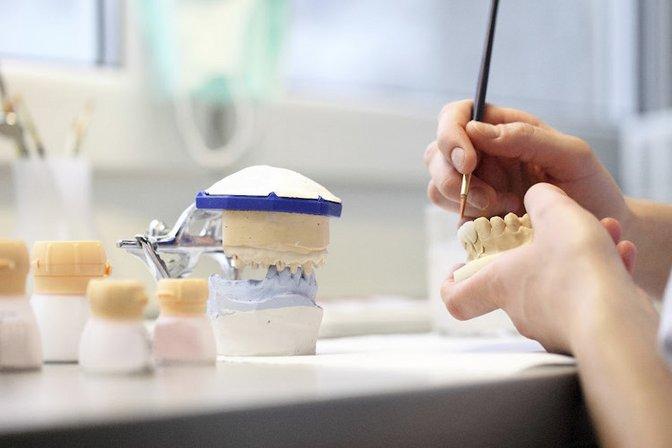 Kronz Dental Lab Inc.