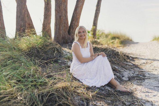 Roohi Photography: Personal Branding, Seniors & Families