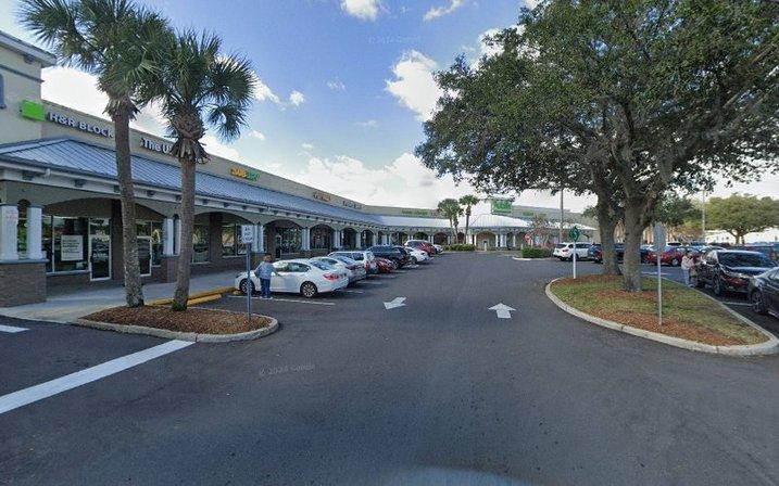 Publix Liquors in the Highlands