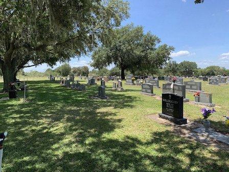 Rolling Hills Cemetery