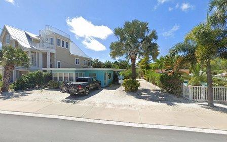 Bay Breeze Cottages
