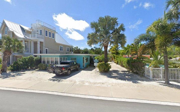 Bay Breeze Cottages