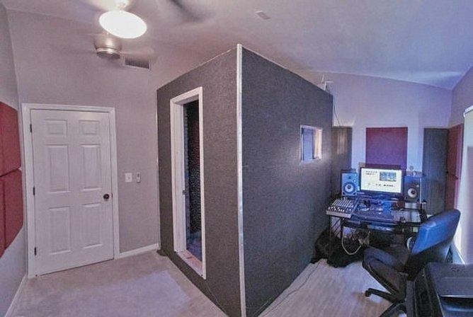Voiceover Artist and Recording Studio - Suncoast Voiceovers