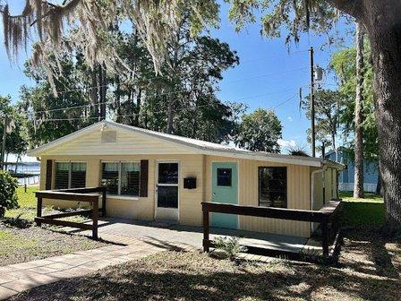 Inglis Lakeside RV Park
