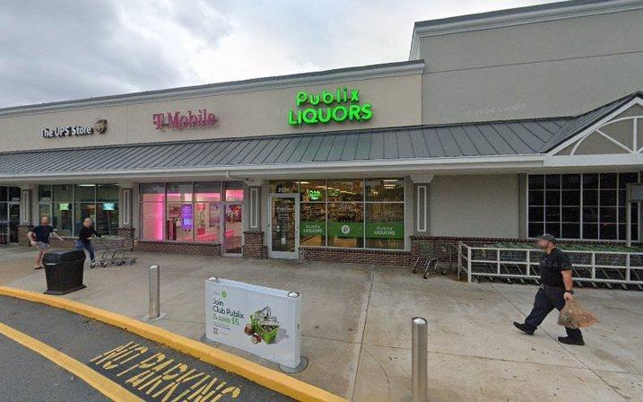 Publix Liquors at Imperial Lakes Plaza