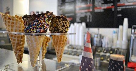 Strachan's Ice Cream & Desserts - Palm Harbor