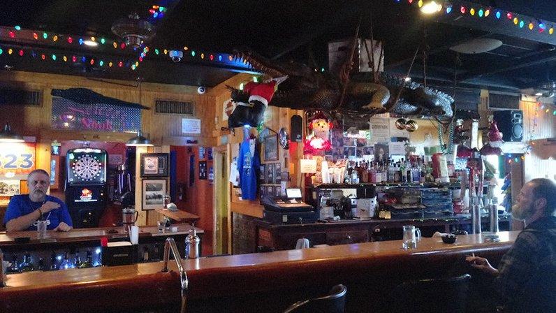 Gator Lounge & Package