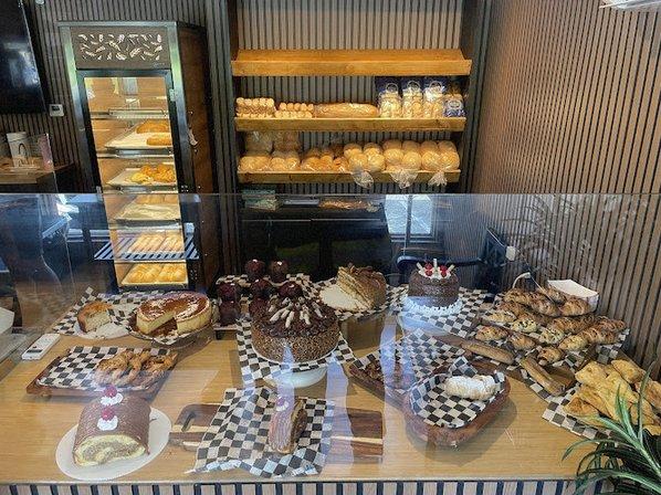 LA ESQUINA DE LA EMPANADA & BAKERY