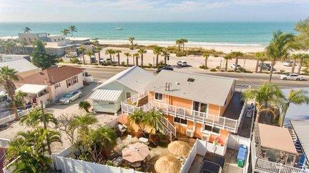 Salty Living (TM) Vacation Rentals
