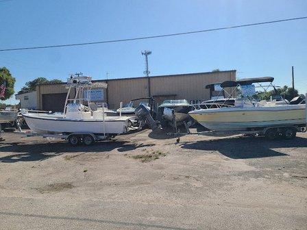 Lucky Dog Yacht Sales