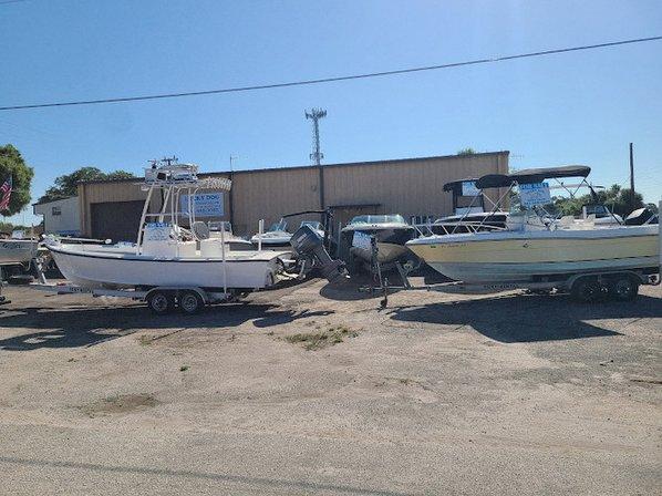 Lucky Dog Yacht Sales