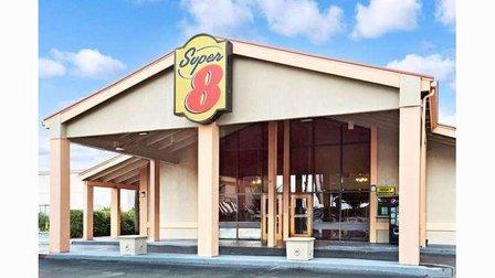Super 8 by Wyndham Kissimmee/Maingate/Orlando Area