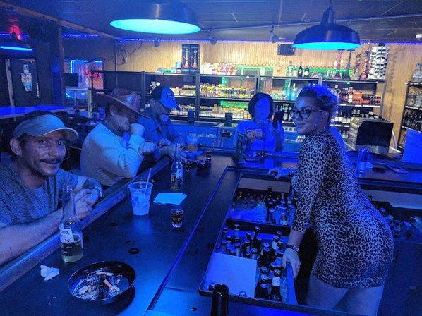 SEAHORSE LIQUOR STORE AND LOUNGE