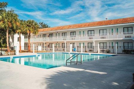 Travelodge by Wyndham Orlando Lake Buena Vista South