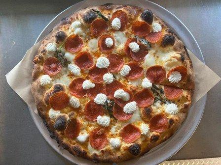 DAN APIZZ’ MAN New Haven-Style Pizza truck