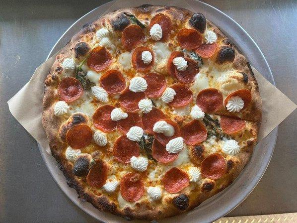 DAN APIZZ’ MAN New Haven-Style Pizza truck