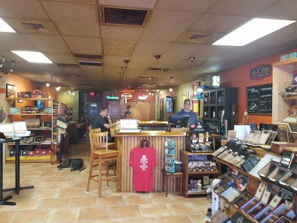 Maduro Cigar & Bar
