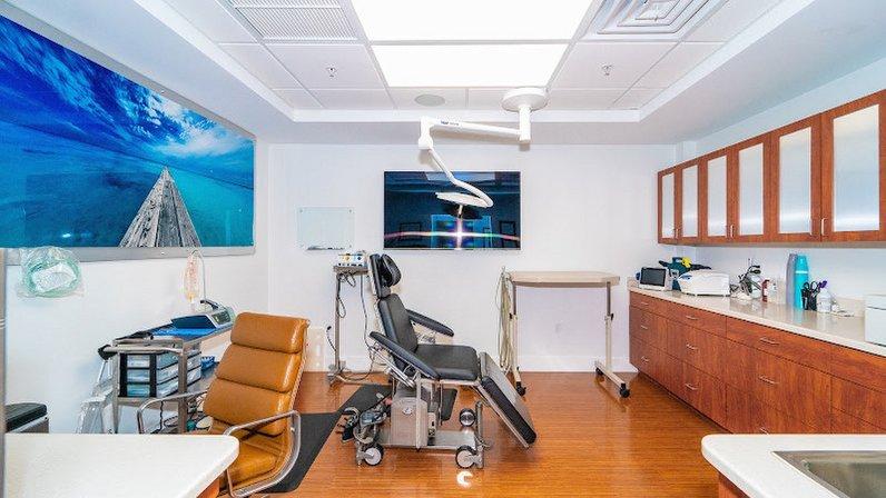 Scott Middleton Oral Surgery - Sarasota Oral and Implant Surgery