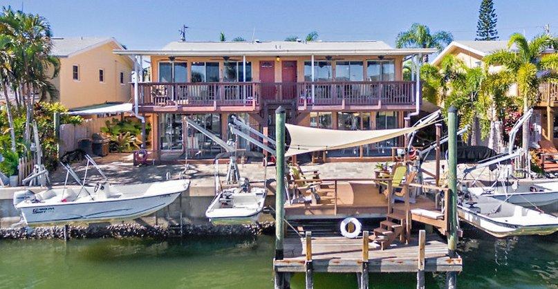 Captains Quarters Life