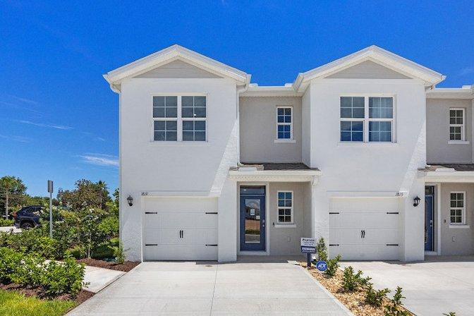 Danbury at Ridgewood Lakes by D.R. Horton