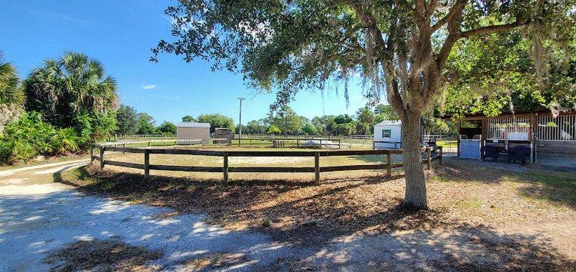 Happy Horse Farm
