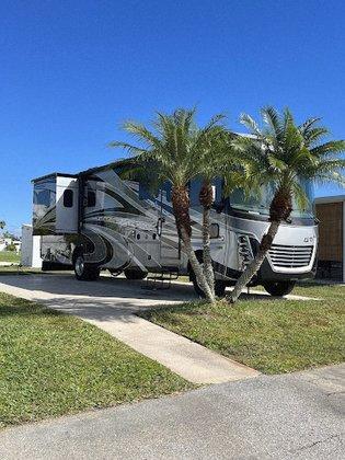 Live Oak RV Resort & Golf Course