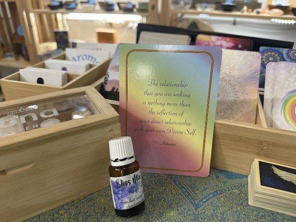 Aroma Oracles Intuitive Readings, Coaching, Massage, Raindrop Technique, Spinal Flow & Transformative Retreats