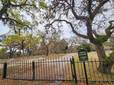 Aripeka cemetery